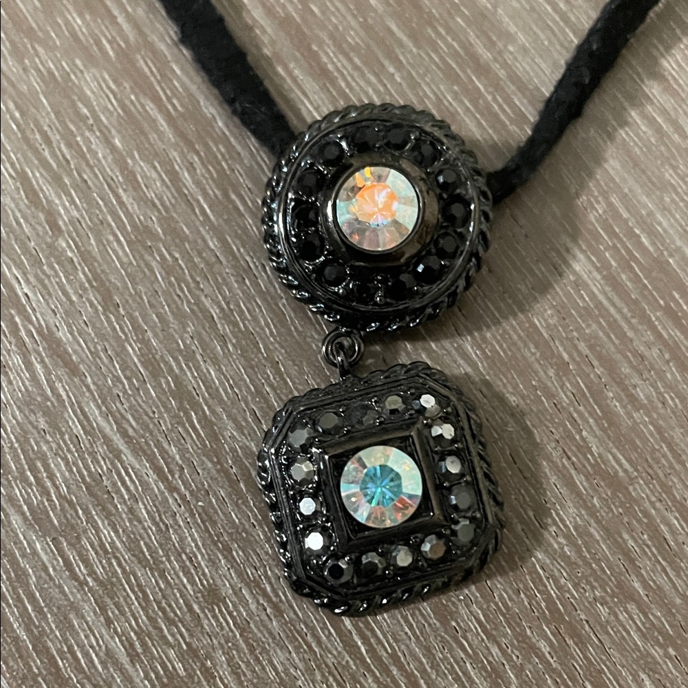 Hand Crafted Black and Silver Necklace - Picture 2 of 9
